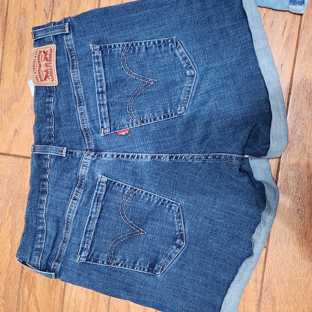 Levi Mid Length Shorts Bundle , Size 31 - Picture 2 of 6